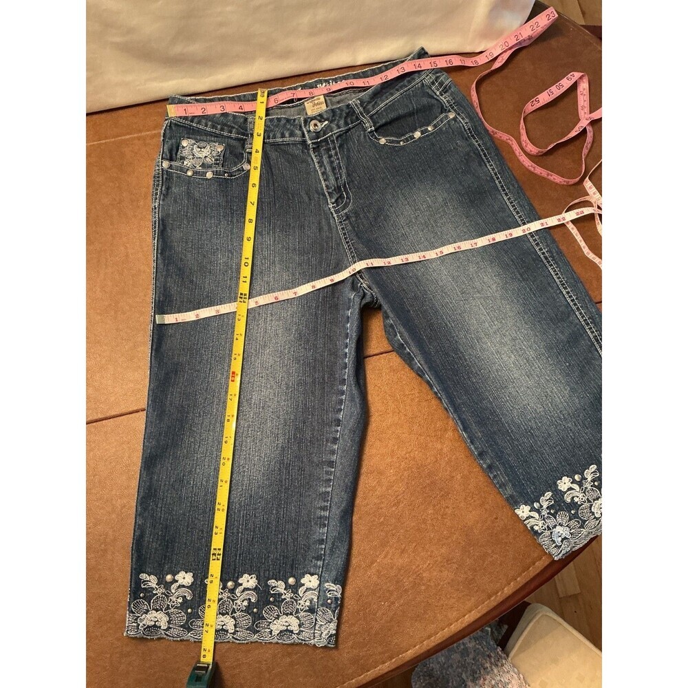 Apollo Jeans Cropped Embrodered Embellished Size 10 Petit Medium wash Stretch - Picture 6 of 7